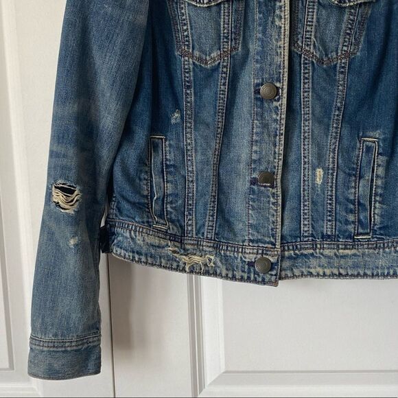 AE distressed jean jacket - Picture 4 of 8